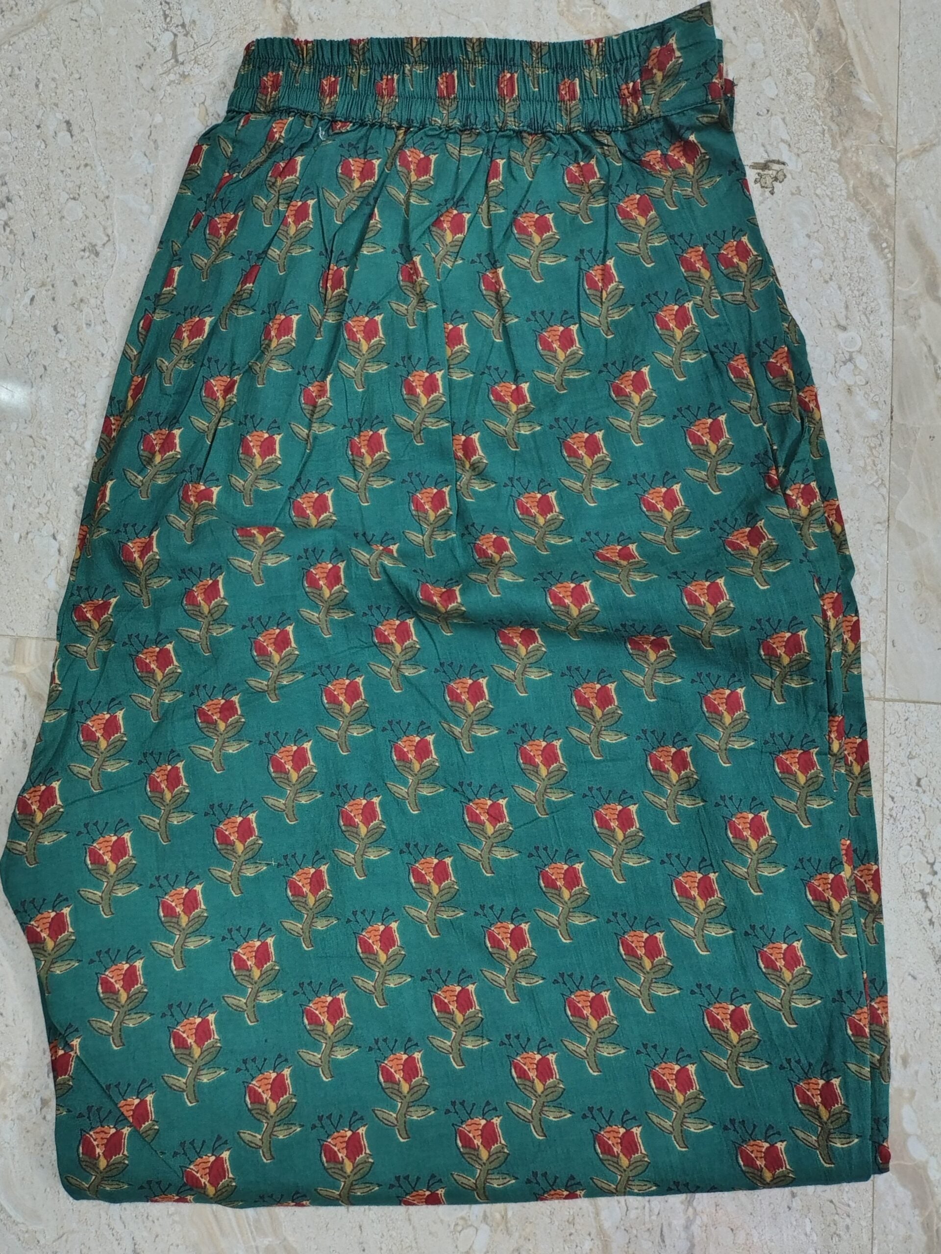 Green Cotton Kurti Set – Elegant & Comfortable